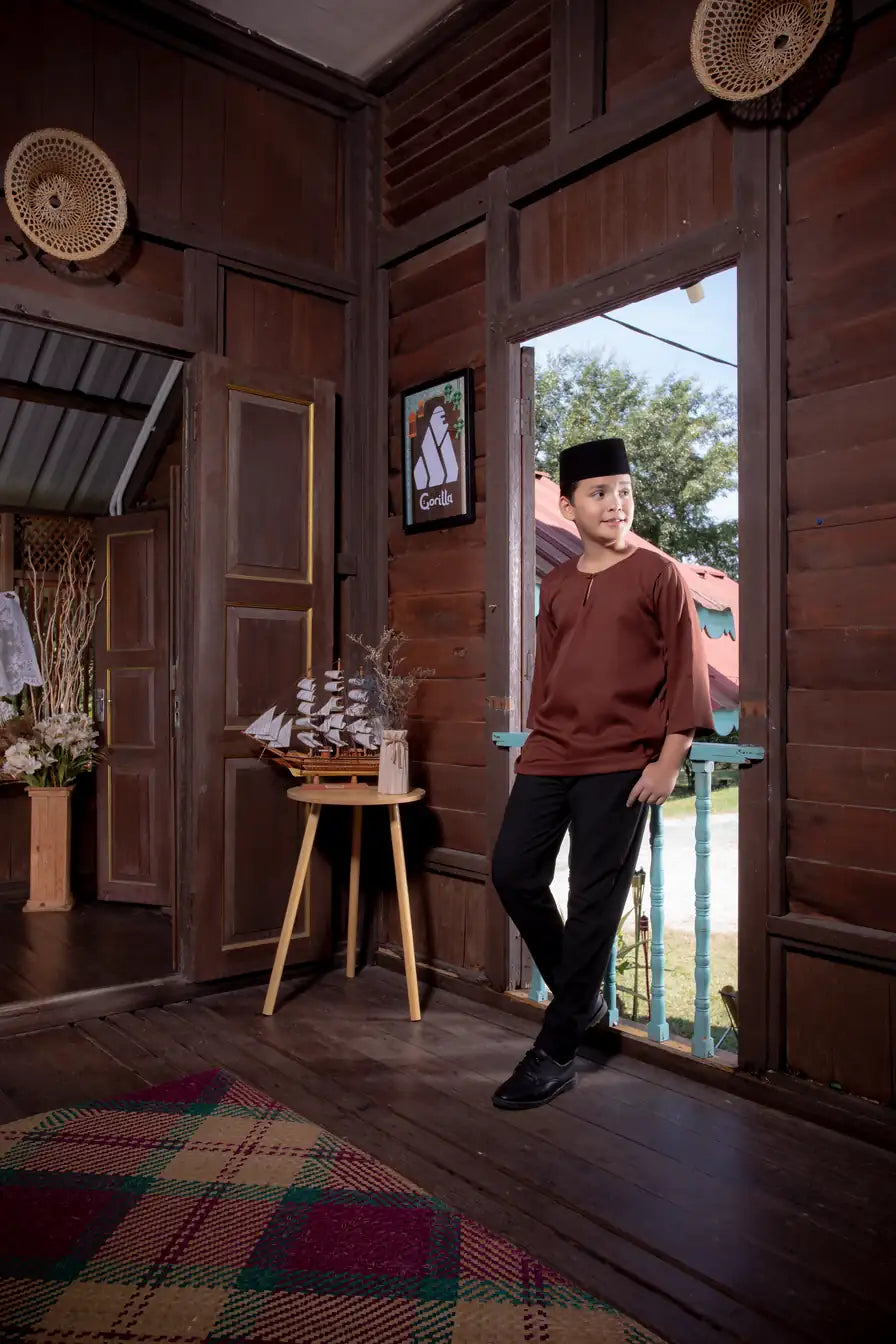 Kurta Gorilla - Kanak-kanak - Rich Brown