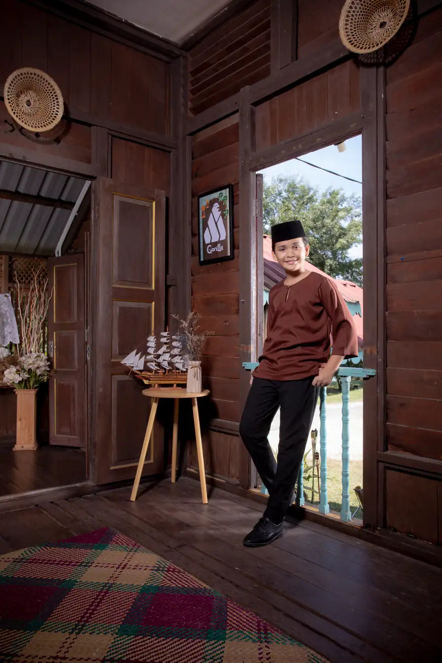 Kurta Gorilla - Kanak-kanak - Rich Brown