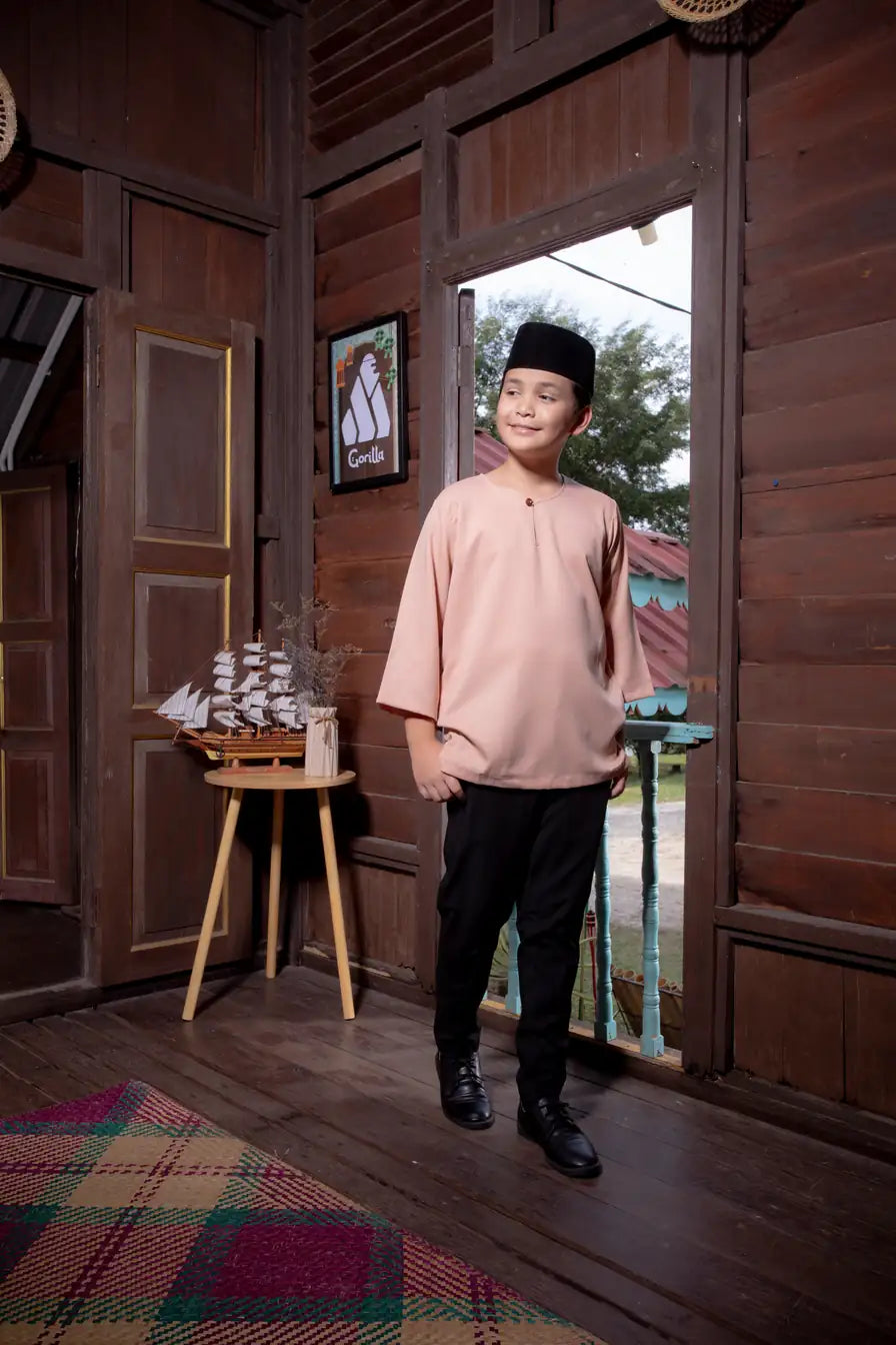 Kurta Gorilla - Kanak-kanak - Nude